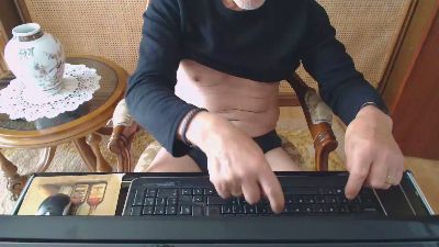 perro5421 — Cam4 stream photo (Apr 2026)