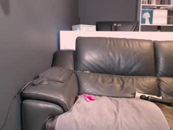 lili_bertine — webcam model online on chaturbate