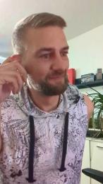 Lienlingsidiot — webcam model online on cam4