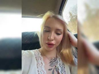 Cristi-Candy — webcam model online on bongacams