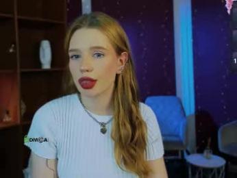 mila_glow — webcam model online on chaturbate