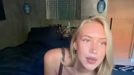 livsslife — Stripchat stream photo (Apr 2026)