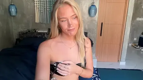 livsslife — Stripchat stream photo (Apr 2026)