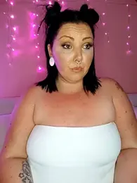 CurvyBonnie_XO — Stripchat stream photo (Sep 2026)
