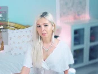 amoramias — webcam model online on chaturbate