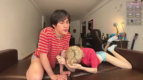 maple_and_neon — Stripchat stream photo (Apr 2026)