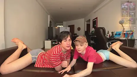 maple_and_neon — Stripchat stream photo (Apr 2026)