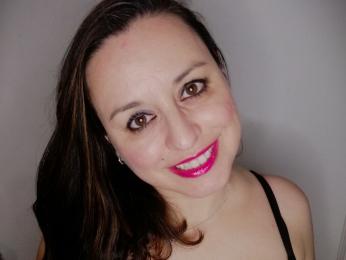 AdelaAlbaNatural — webcam model online on livejasmin