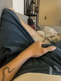 curvedlongdick — webcam model online on stripchat