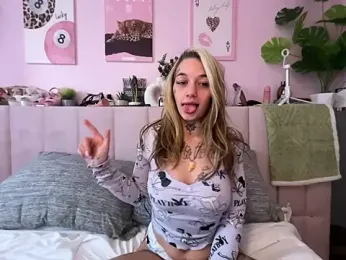 chloetease — webcam model online on stripchat