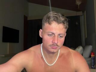 Noah Sandler — webcam model online on flirt4free