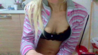 kelly114 — Cam4 stream photo (Apr 2026)