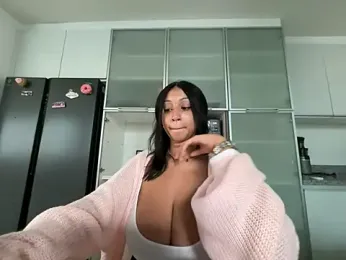 Naomisroom — webcam model online on stripchat