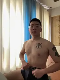iamtobias — webcam model online on stripchat