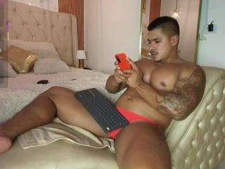 axel-daviss-1 — webcam model online on camsoda