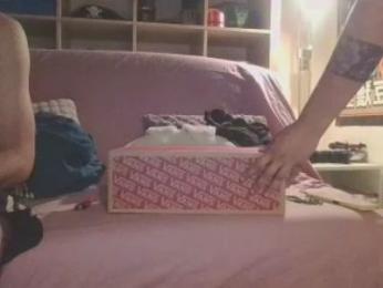 pilarcita33 — webcam model online on cam4