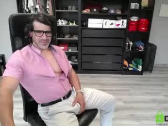 latino23bom — webcam model online on chaturbate