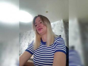 fruittella — webcam model online on bongacams