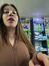 roouse — webcam model online on stripchat