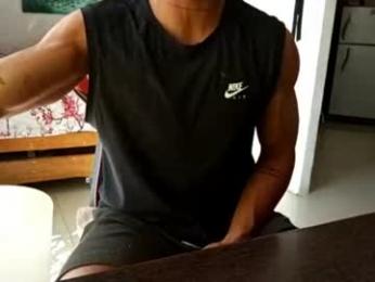 adam_valencia — Chaturbate stream photo (Jul 2026)