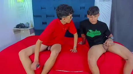 Youngs_Wild — Stripchat stream photo (Apr 2026)