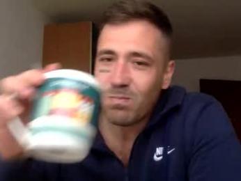 bbnamelezz — chaturbate