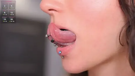 Holla_Molly — Stripchat stream photo (Aug 2026)