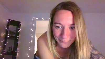 Nena_Misteriosa — webcam model online on cam4