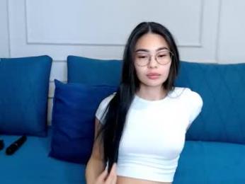 little_v1rgin_angel — Chaturbate stream photo (Mar 2026)