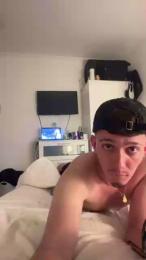 AlanyAdam — Cam4 stream photo (Apr 2026)