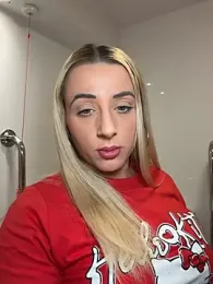 Strongqueen — webcam model online on stripchat