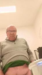 minuzzo61 — webcam model online on cam4