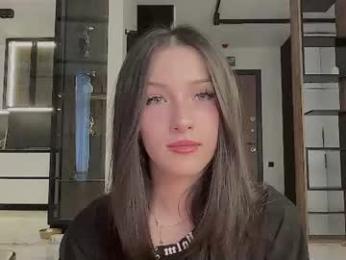 bella_hayes — Chaturbate stream photo (Aug 2026)