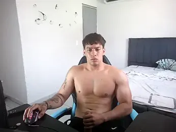 latin_party007 — Stripchat stream photo (Apr 2026)