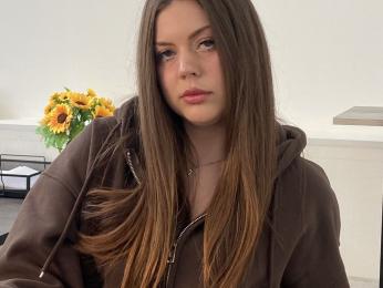 HildredBrage — webcam model online on livejasmin
