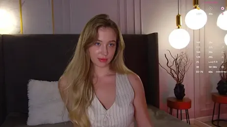 LoraineLuff — Stripchat stream photo (Sep 2026)