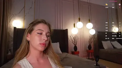 LoraineLuff — Stripchat stream photo (Sep 2026)