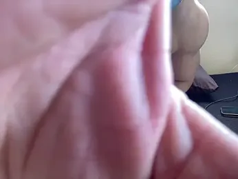 muscle_mouse — webcam model online on stripchat