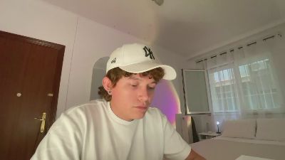 _camiloandres — Cam4 stream photo (Apr 2026)