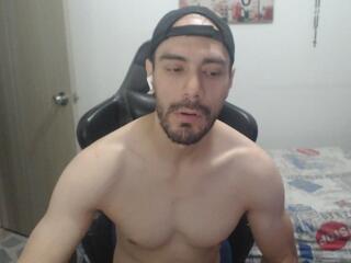 Jusstin I — webcam model online on flirt4free