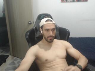 Jusstin I — webcam model online on flirt4free