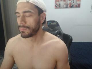 Jusstin I — webcam model online on flirt4free
