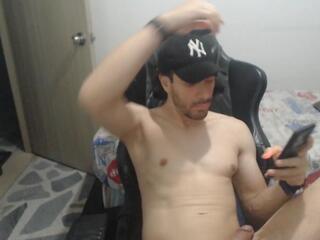 Jusstin I — webcam model online on flirt4free