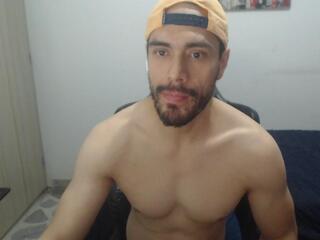 Jusstin I — webcam model online on flirt4free
