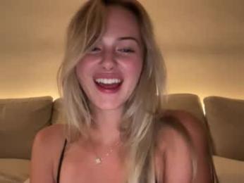 luvaimee — webcam model online on chaturbate