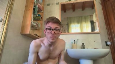 Alexbisex3040 — webcam model online on cam4