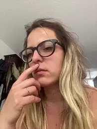 dolcehelena993 — Stripchat stream photo (Jun 2026)