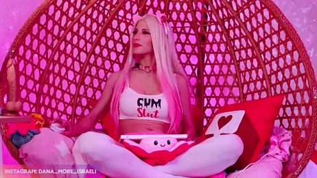 dana_more — Stripchat stream photo (Apr 2026)