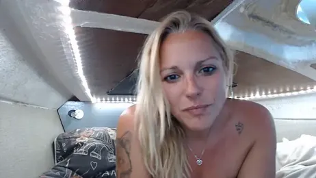 Doucelouve9 — Stripchat stream photo (May 2026)