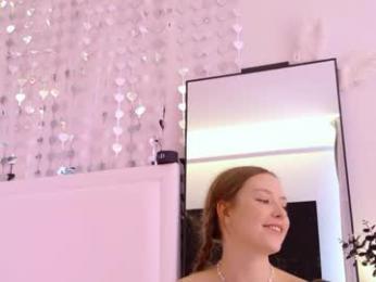 tinyangelxx — Chaturbate stream photo (Apr 2026)